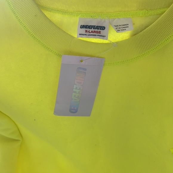 Brand  new with tags undefeated pull over sweat shirt in neon yellow - Picture 6 of 15